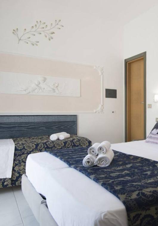 hotelroyalriccione en rooms 011