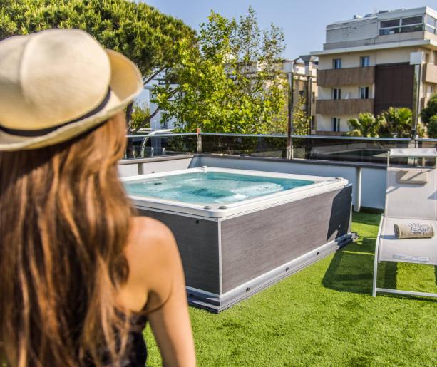 HOLIDAYS BY THE SEA ?