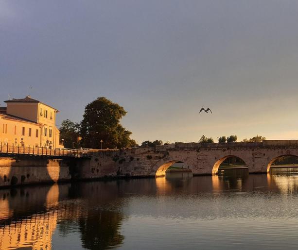 Il Ponte di Tiberio: Un Capolavoro Romano nel Cuore di Rimini