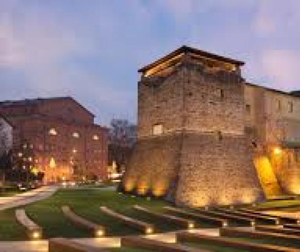 Castel Sismondo – Rocca Malatestiana: Fortezza e Dimora del Potere